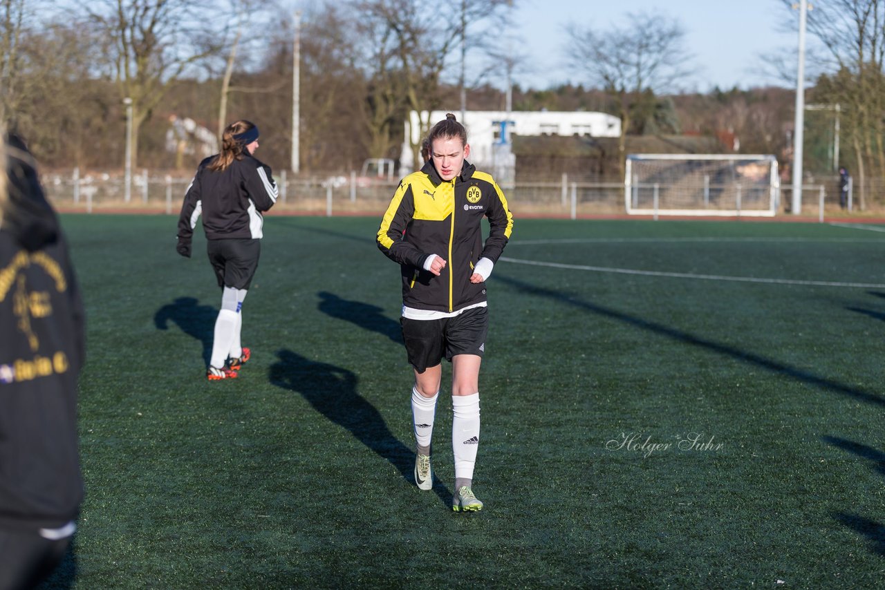 Bild 60 - Frauen SG Holstein Sued - SV Gruenweiss-Siebenbaeumen : Ergebnis: 0:2